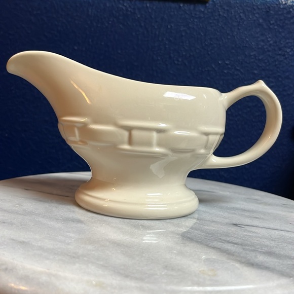 Longaberger Other - Like new Longaberger off white gravy boat